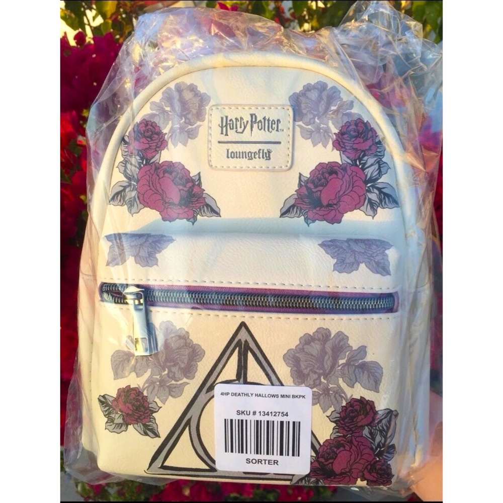 NWT!✨ 🌺SUPER RARE HTF🌺 Loungefly Harry Potter Deathly Hallows Backpack!